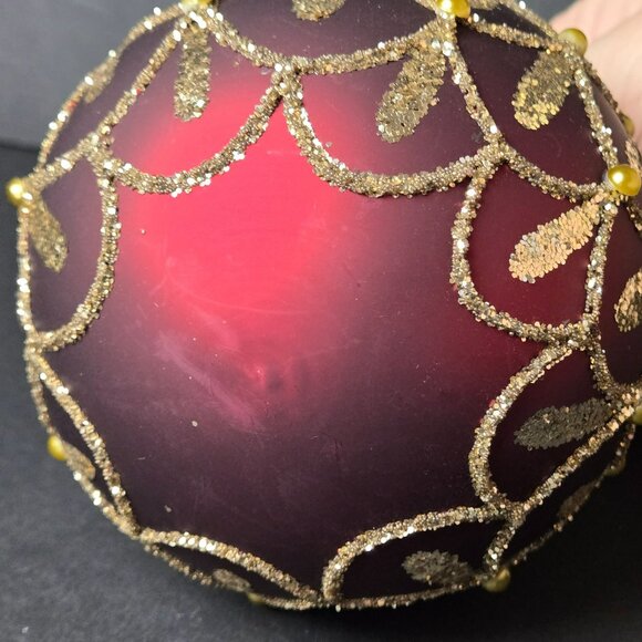 Frontgate Burgundy Glass Christmas Ornament 4" Gold Glitter Beaded Scallop - Picture 5 of 8